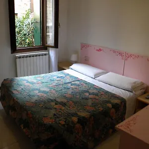 2* Отель Adua